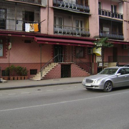 Guesthouse Melikishvili 57 Batoemi Buitenkant foto