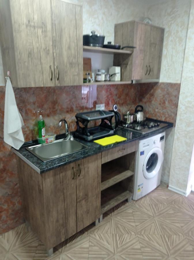 Guesthouse Melikishvili 57 Batoemi Buitenkant foto