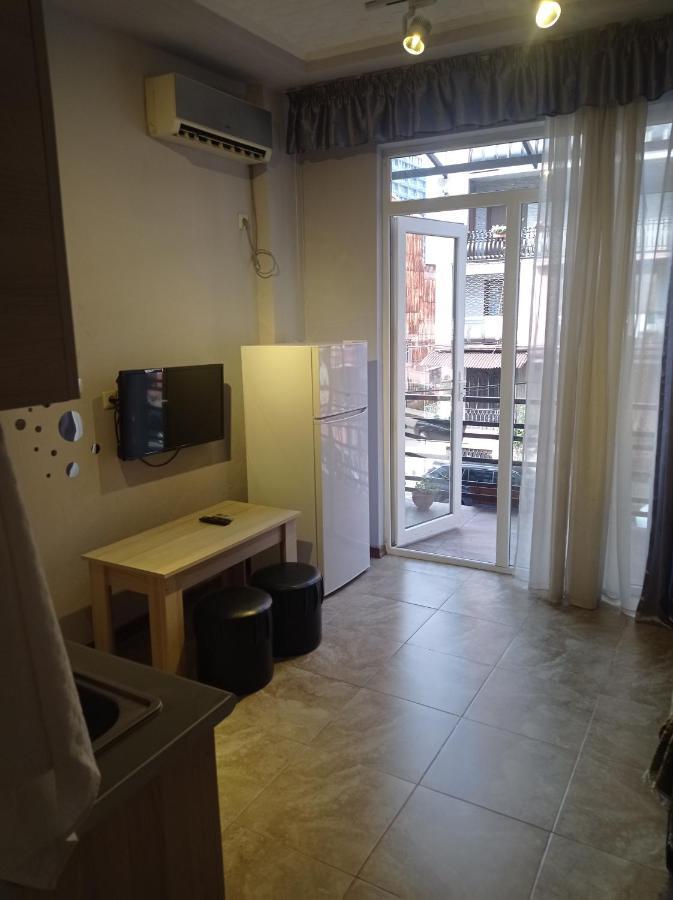 Guesthouse Melikishvili 57 Batoemi Buitenkant foto