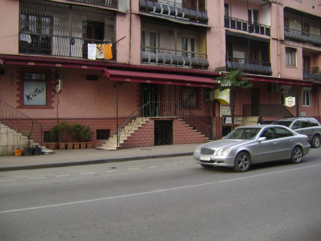 Guesthouse Melikishvili 57 Batoemi Buitenkant foto