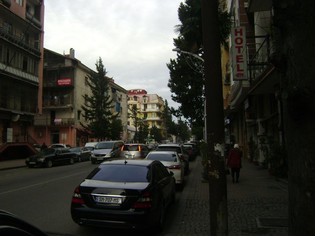 Guesthouse Melikishvili 57 Batoemi Buitenkant foto