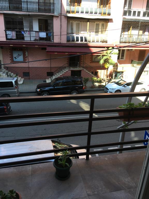 Guesthouse Melikishvili 57 Batoemi Buitenkant foto