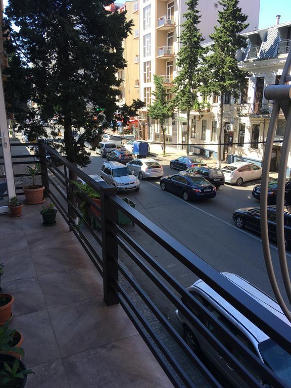 Guesthouse Melikishvili 57 Batoemi Buitenkant foto