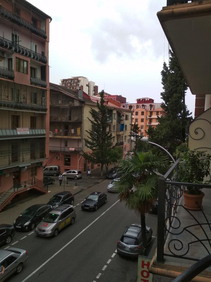 Guesthouse Melikishvili 57 Batoemi Buitenkant foto